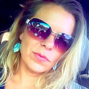 Meet your Posher, Jodeen